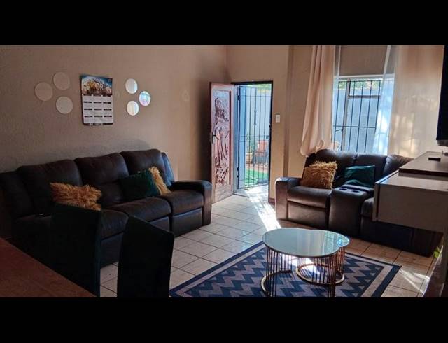 3 BEDROOM HOUSE FOR SALE IN ROODEPOORT CENTRAL